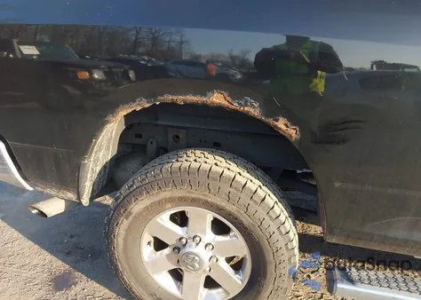 2014 Ram 2500 Big Horn z USA, uszkodzony, nr VIN 3C6UR5DJ4EG129425